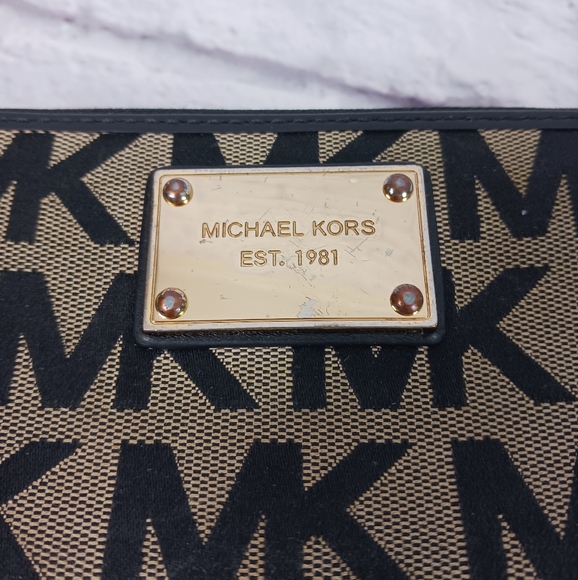 Michael Kors black and tan signature canvas and leather zip wallet - Picture 2 of 14